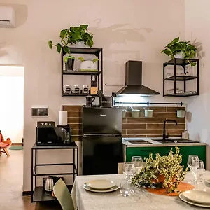 myway-apartmentcolosseo.it-romehotels.com/